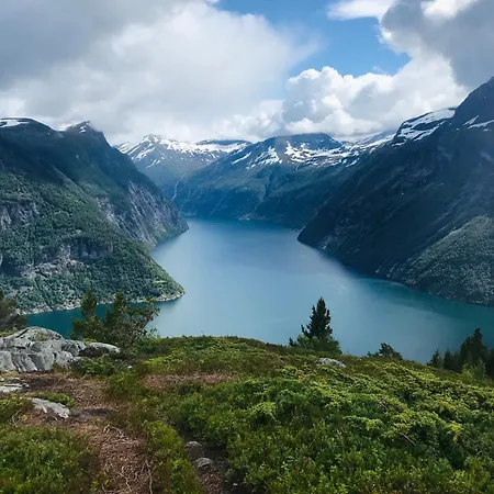 Dream Mivo X - Mountain Views And Idyllic Location At Strandafjellet * Stranda (More og Romsdal)